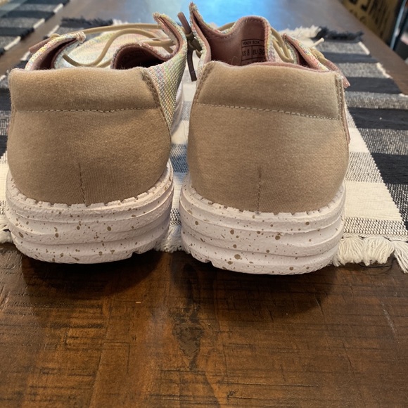 Hey Dudes! - Picture 4 of 7